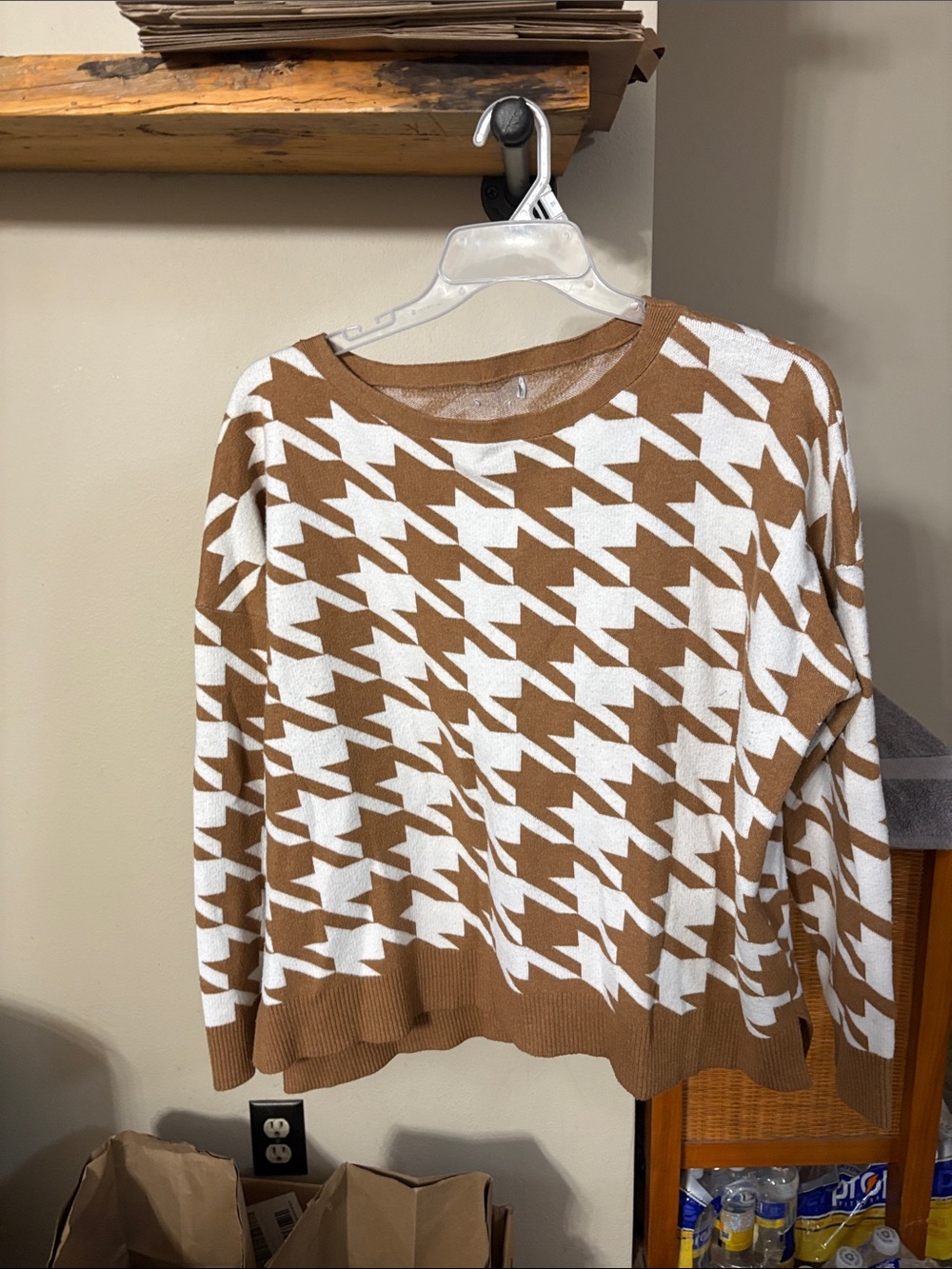 Women's Brown & White Houndstooth Crewneck Sweater